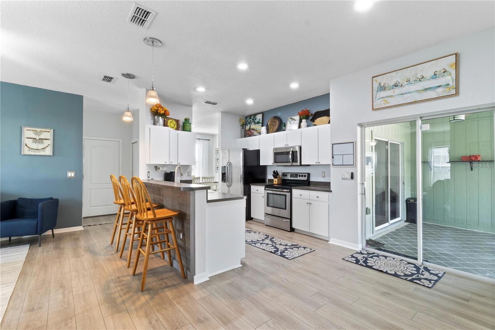 Image 8 of 43 For 6003 Live Oak Drive