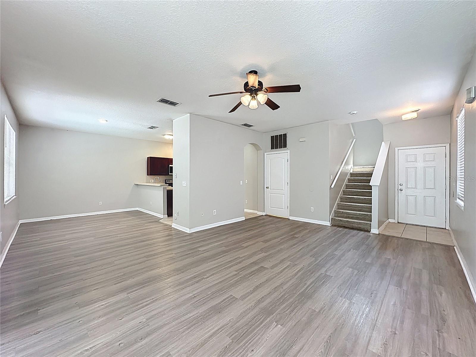 Image 5 of 39 For 1893 Royal Ridge Drive