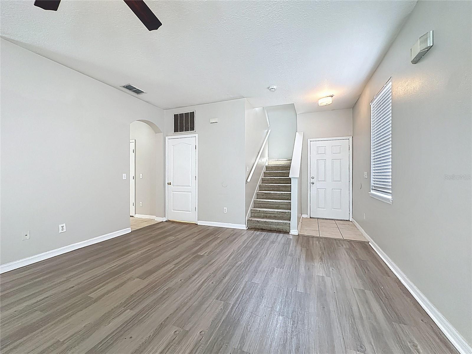 Image 6 of 39 For 1893 Royal Ridge Drive