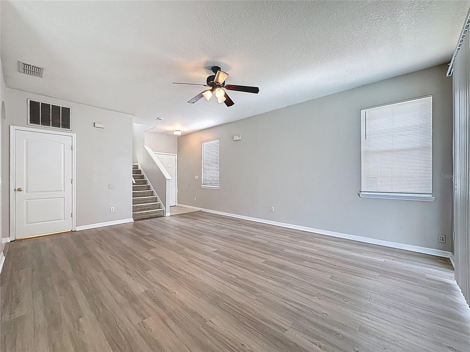 Image 7 of 39 For 1893 Royal Ridge Drive