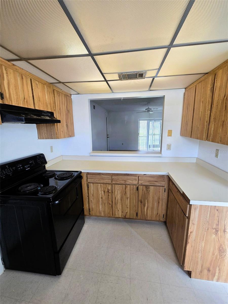 Image 10 of 19 For 702 Lucaya Drive