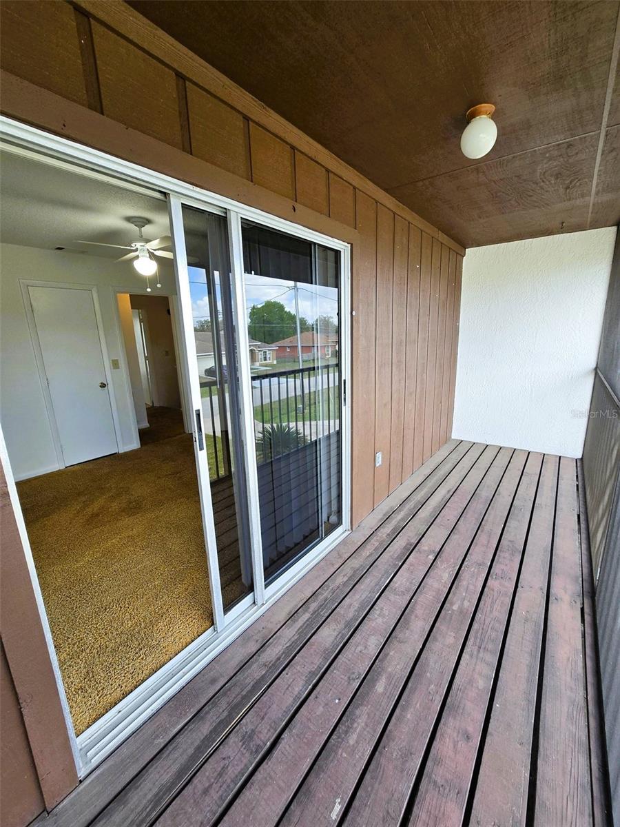 Image 16 of 19 For 702 Lucaya Drive