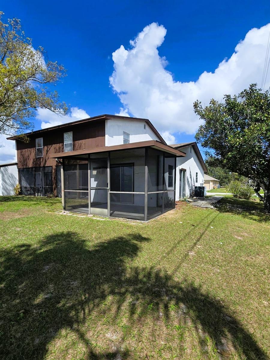 Image 19 of 19 For 702 Lucaya Drive