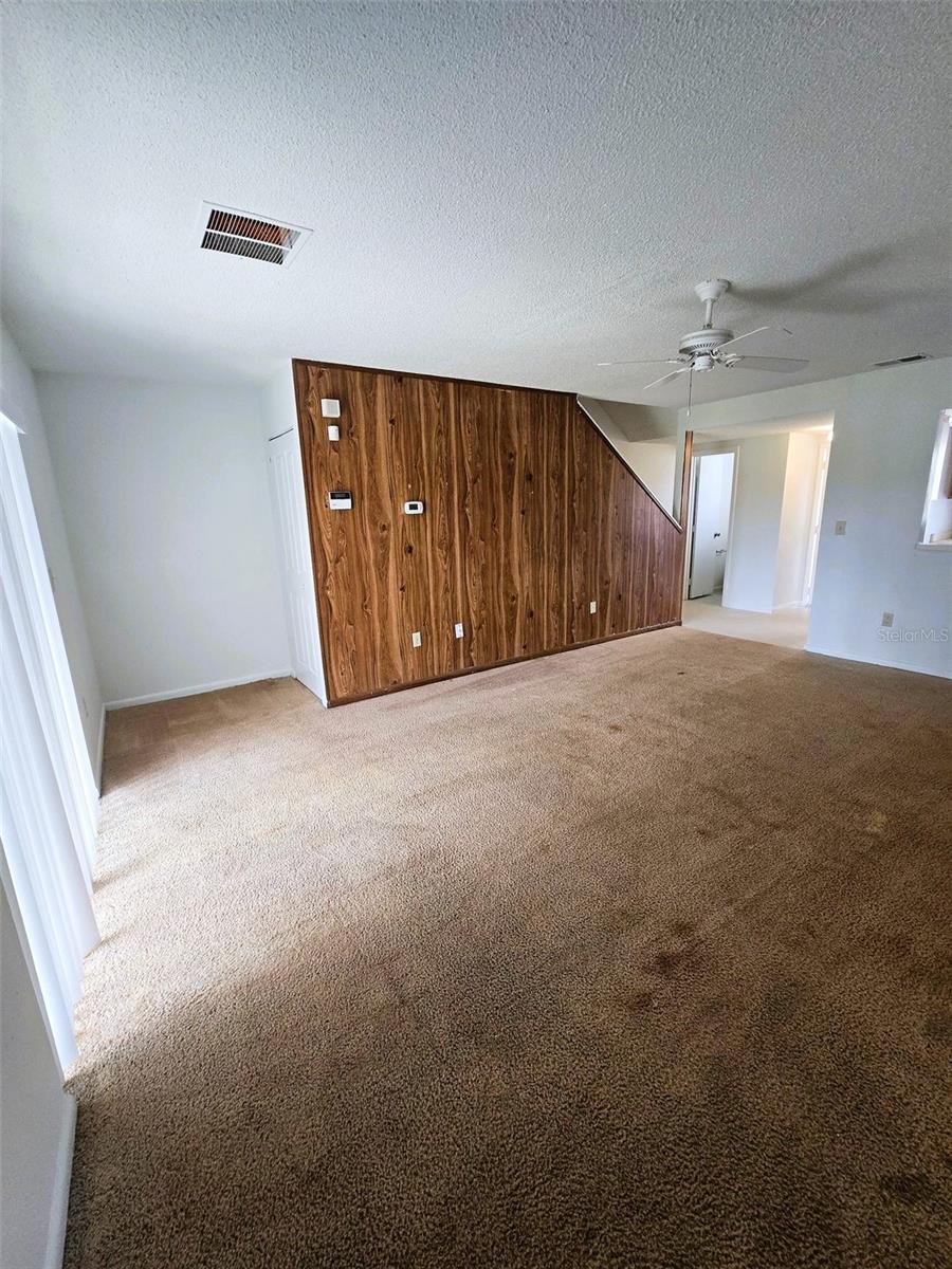 Image 8 of 19 For 702 Lucaya Drive