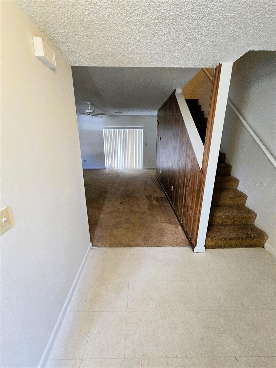 Image 9 of 19 For 702 Lucaya Drive