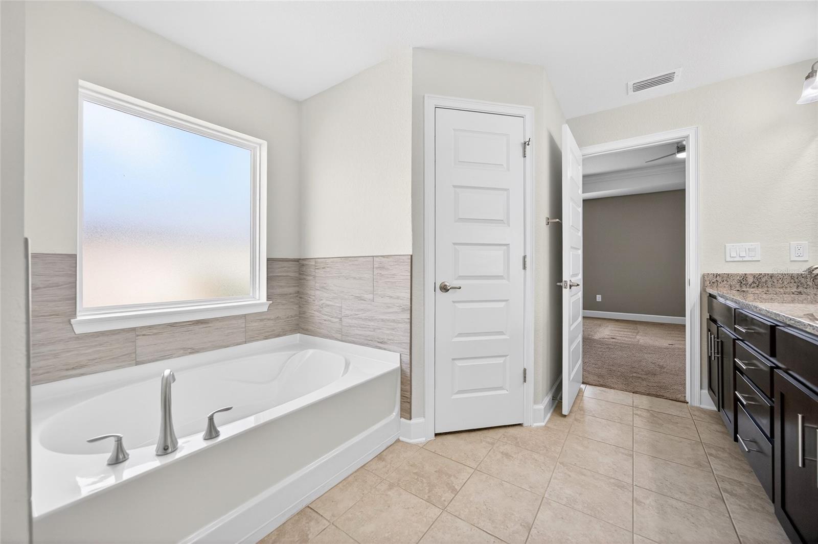 Image 49 of 81 For 9546 51st Circle