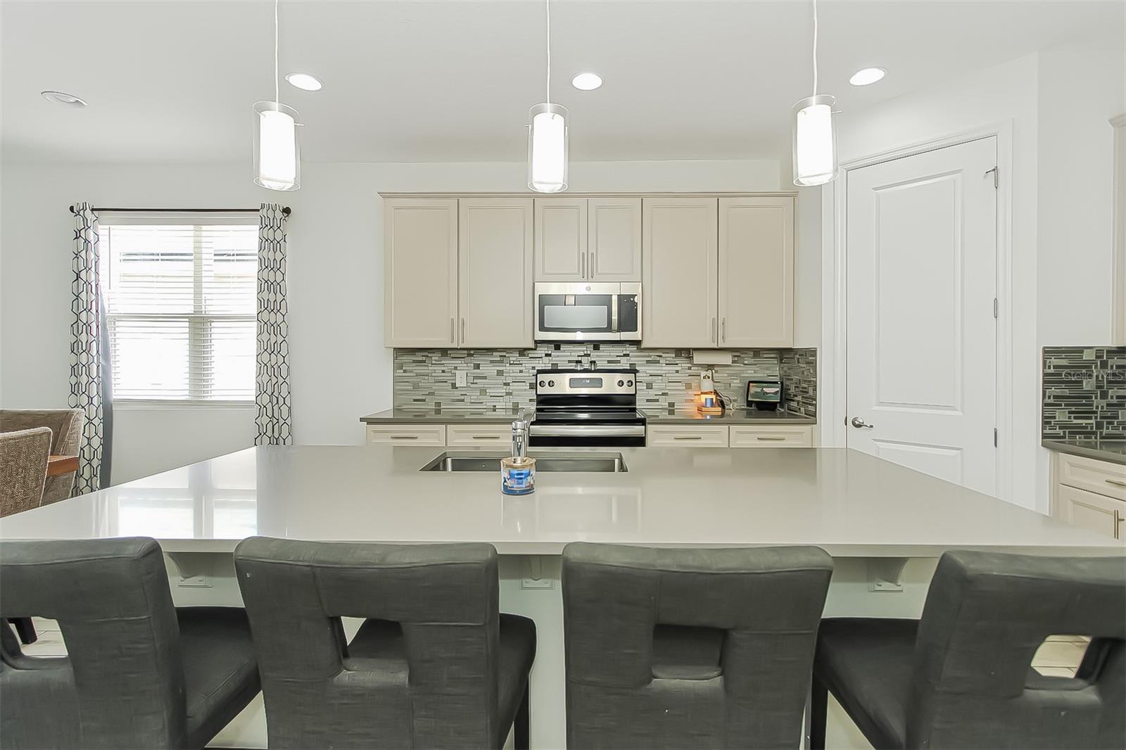 Image 5 of 36 For 120 Summershore Drive