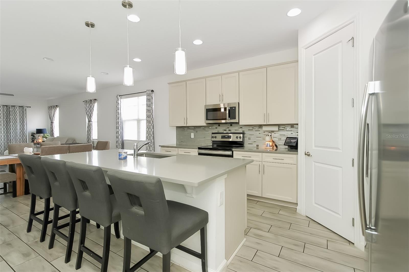 Image 6 of 36 For 120 Summershore Drive