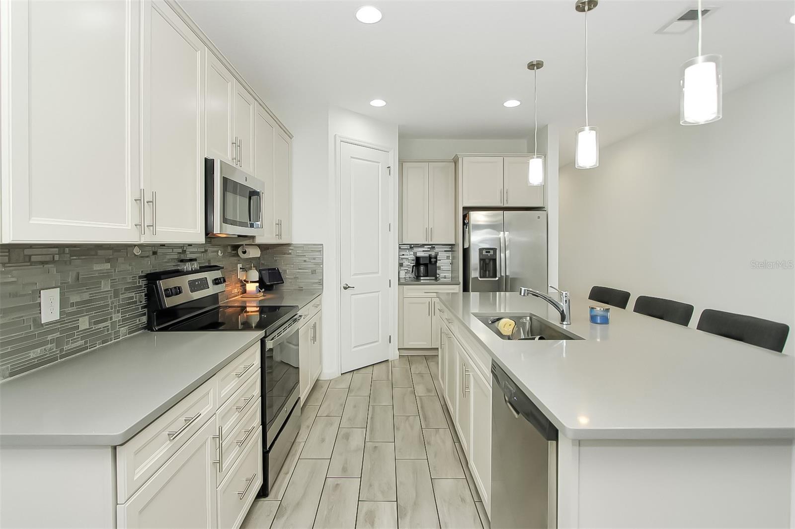 Image 8 of 36 For 120 Summershore Drive