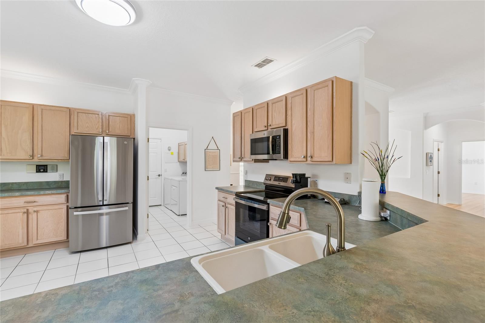 Image 20 of 78 For 917 Shorehaven Dr