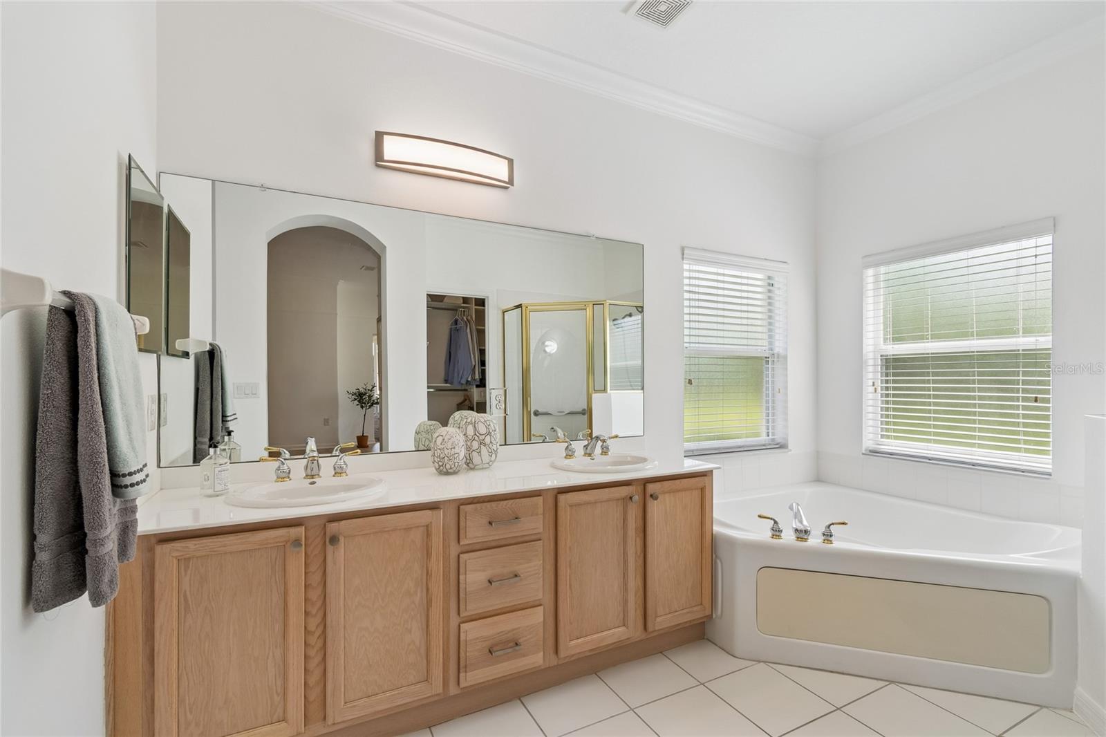 Image 30 of 78 For 917 Shorehaven Dr