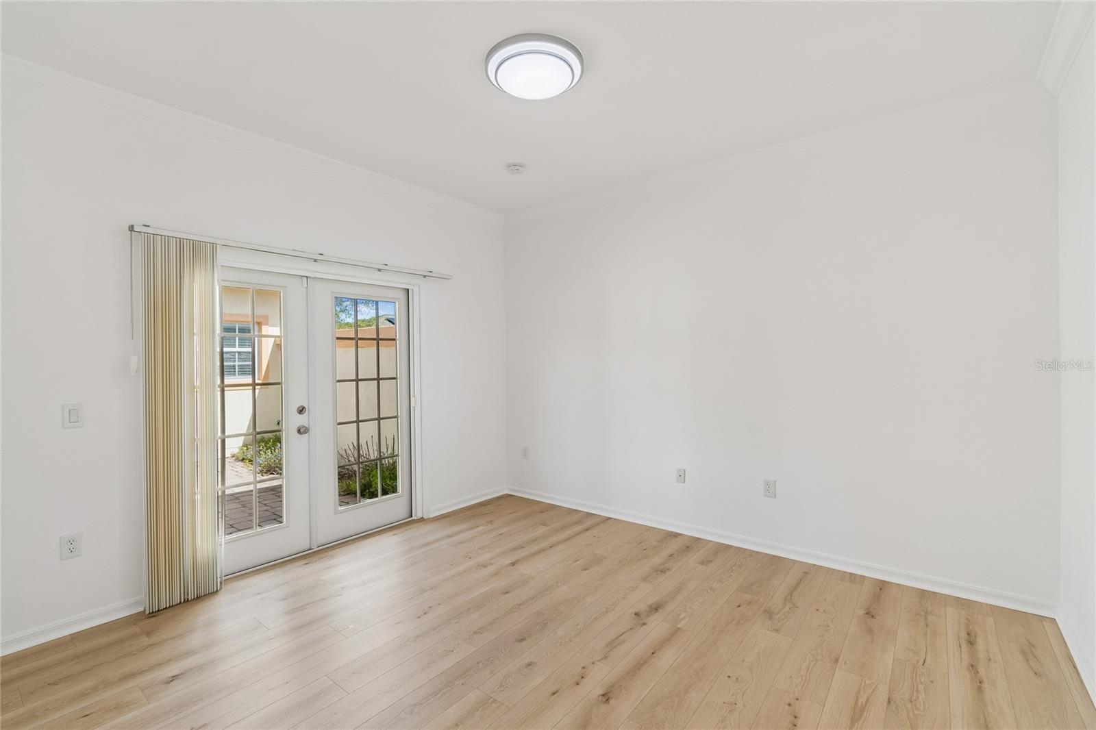 Image 35 of 78 For 917 Shorehaven Dr