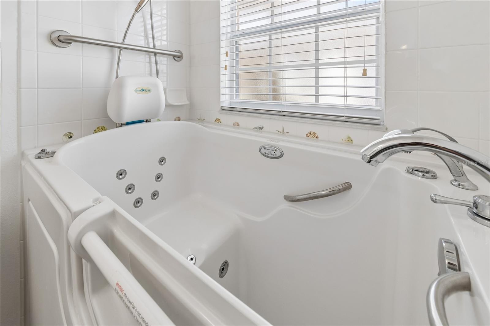 Image 41 of 78 For 917 Shorehaven Dr