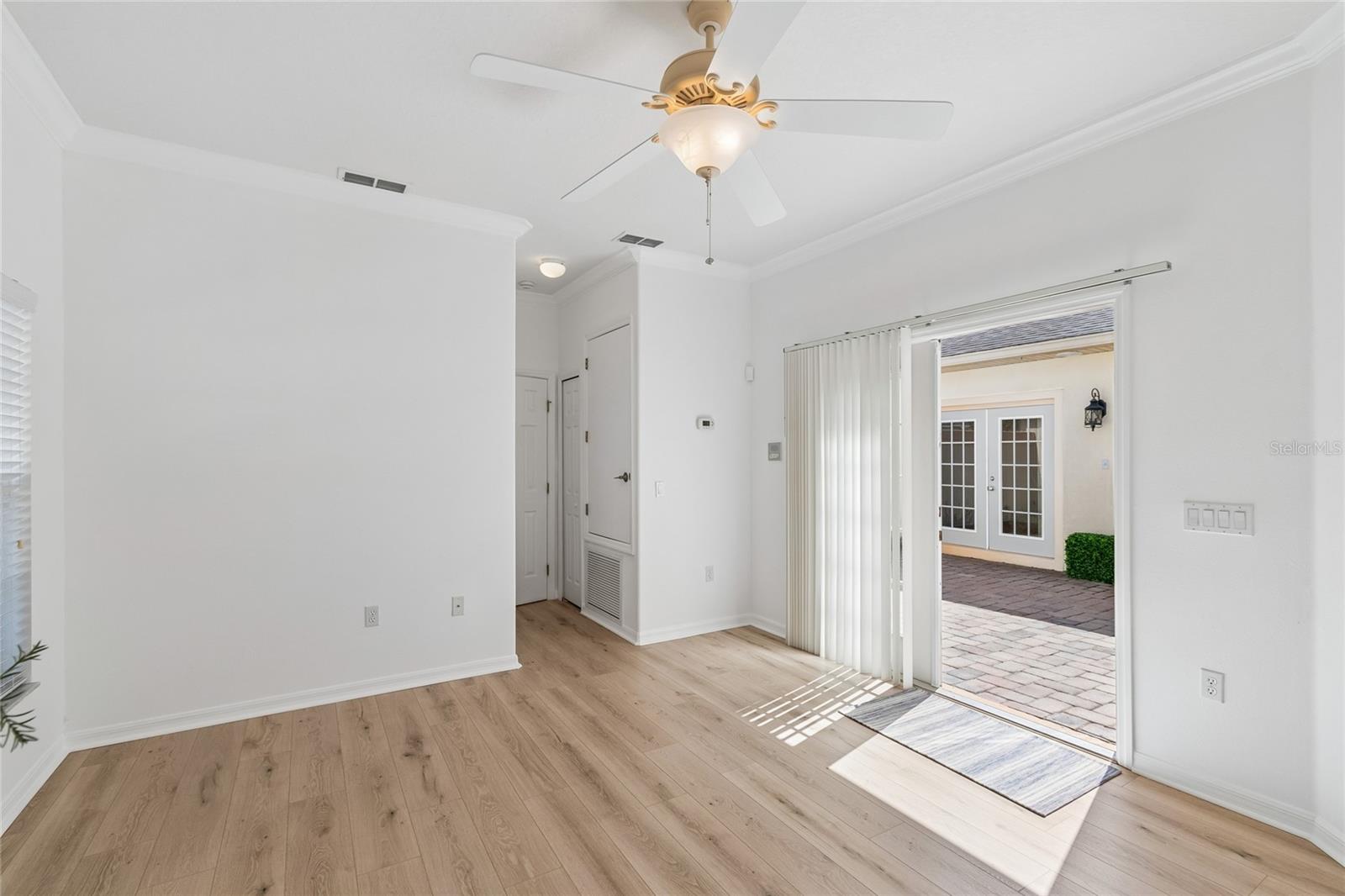 Image 53 of 78 For 917 Shorehaven Dr