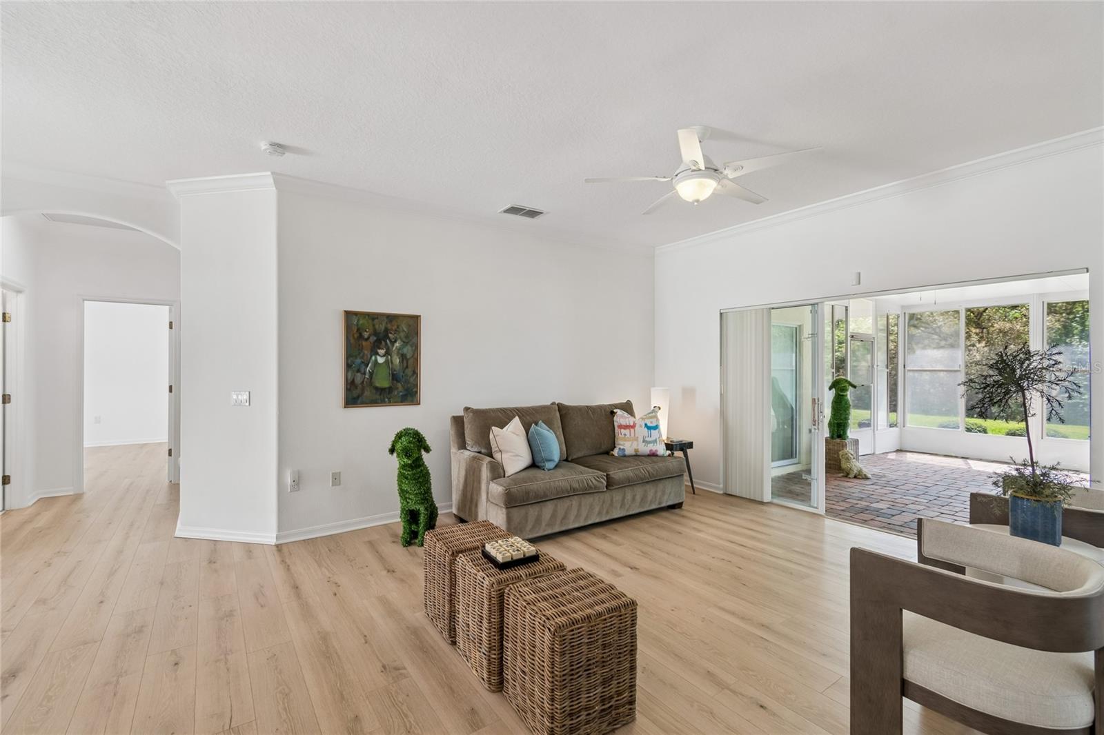 Image 7 of 78 For 917 Shorehaven Dr