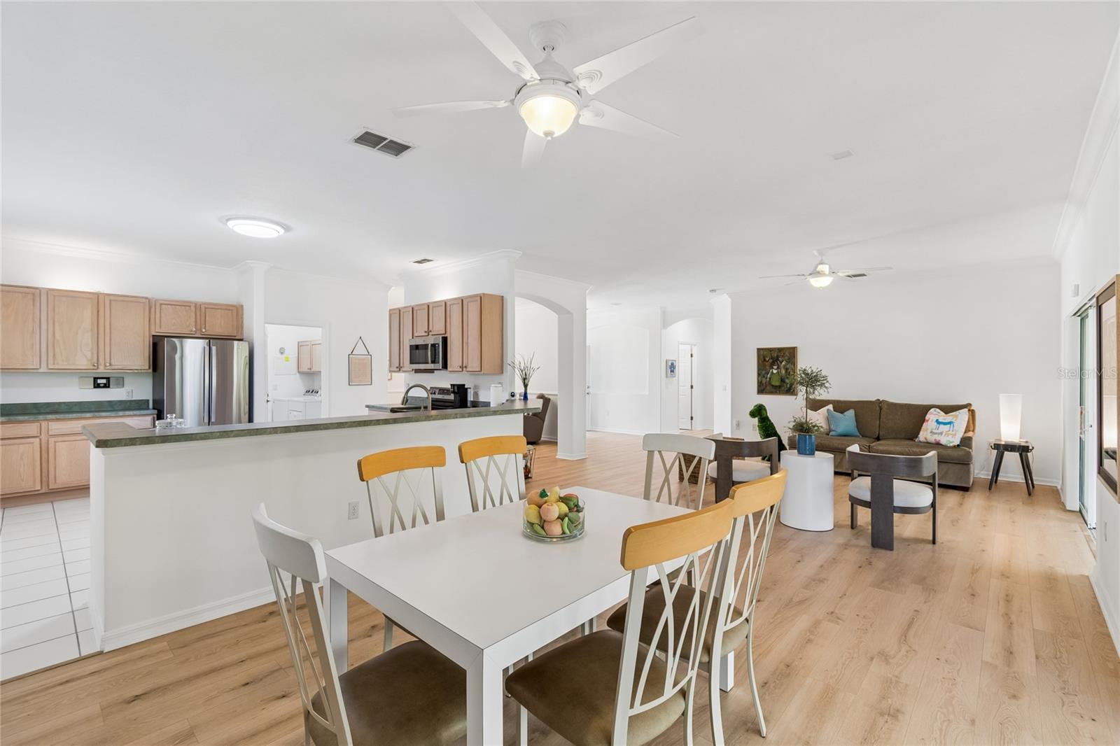 Image 9 of 78 For 917 Shorehaven Dr