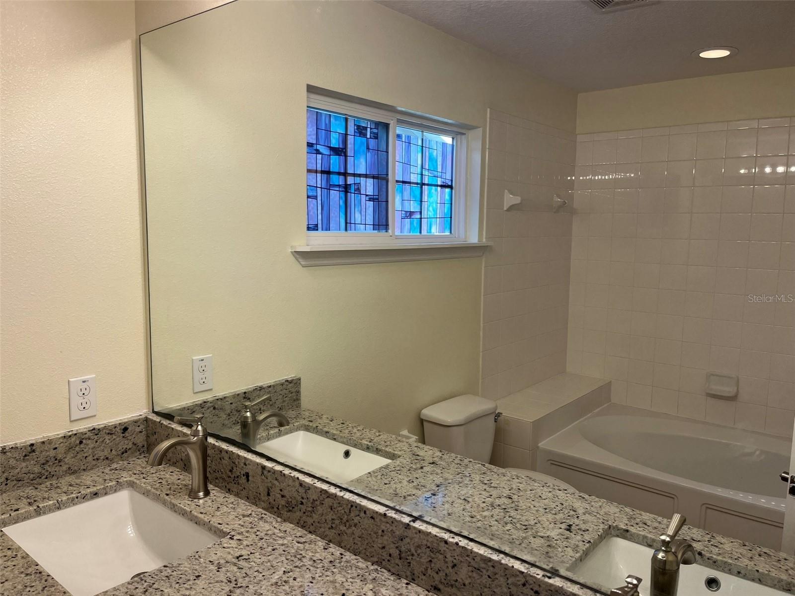 Image 12 of 27 For 917 Sumner Street