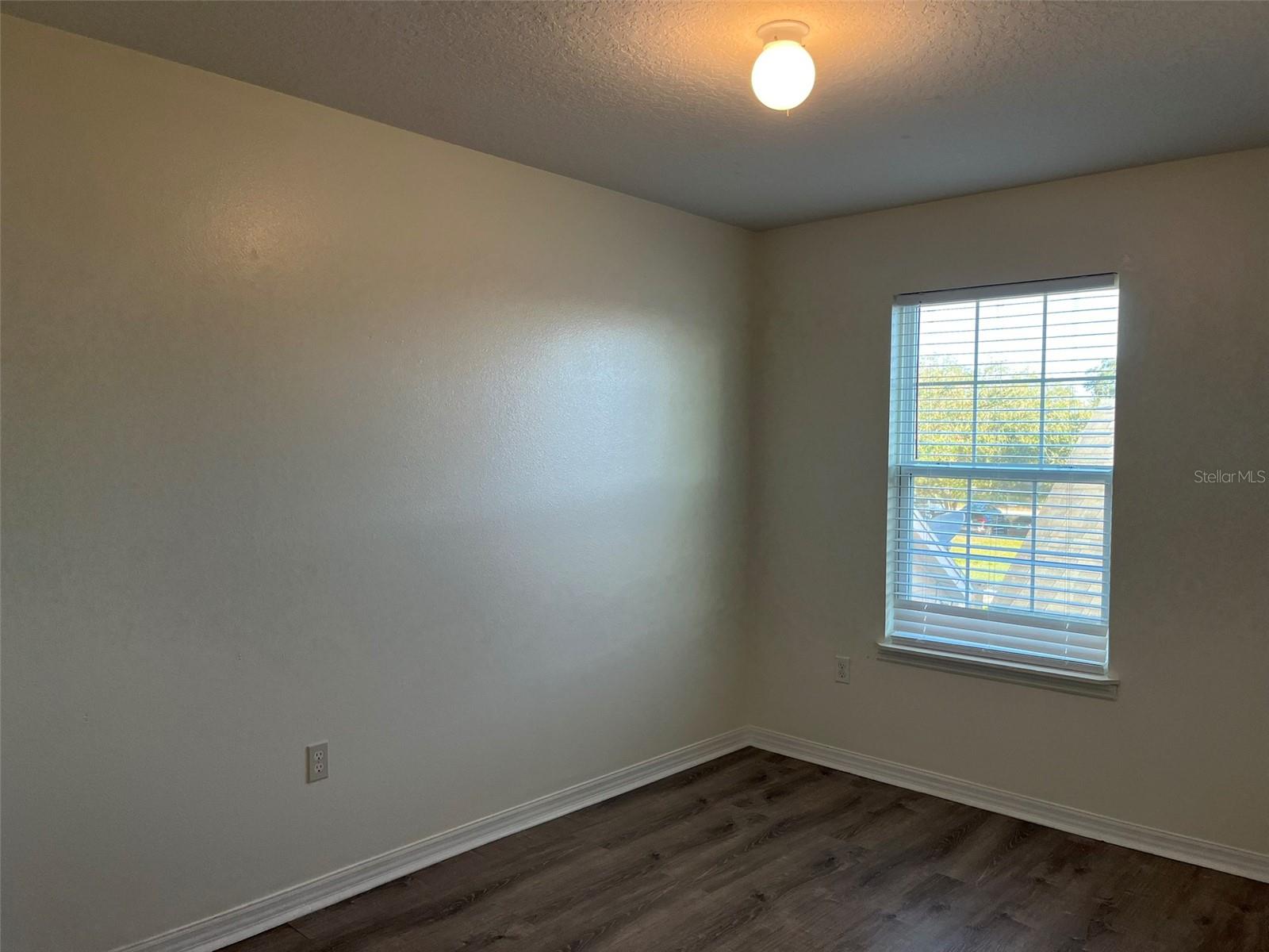 Image 14 of 27 For 917 Sumner Street