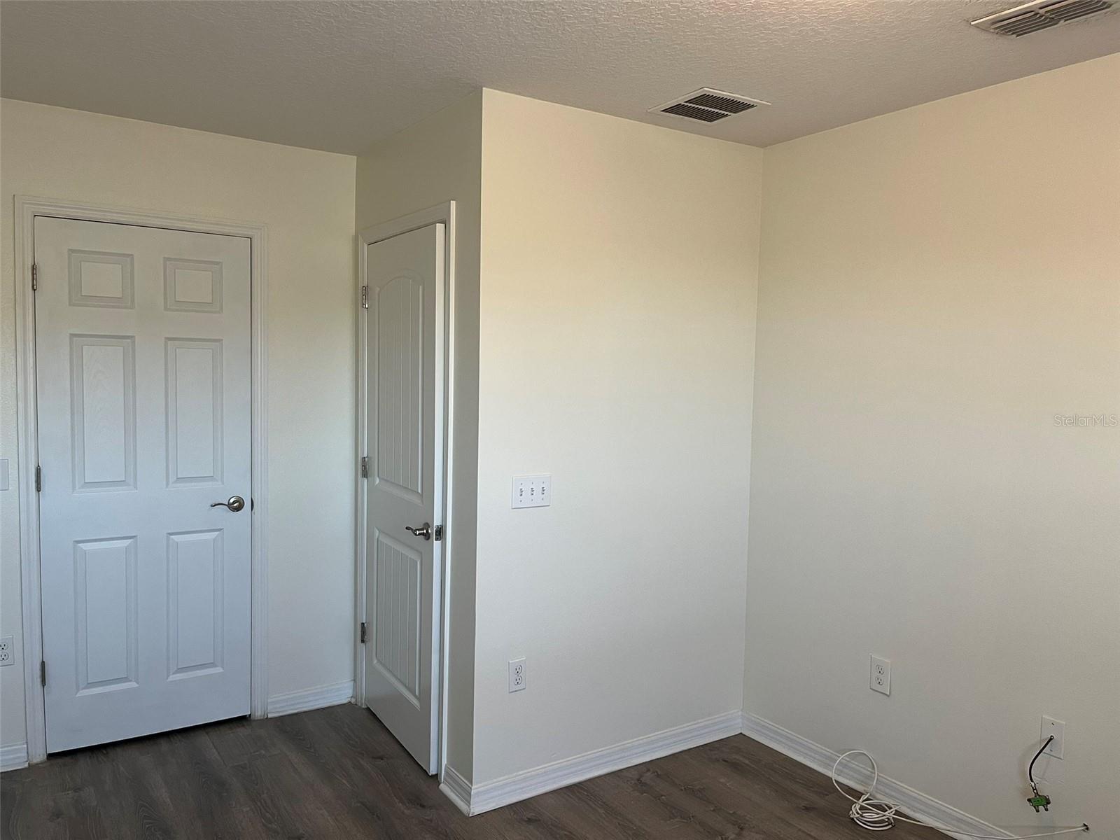 Image 15 of 27 For 917 Sumner Street