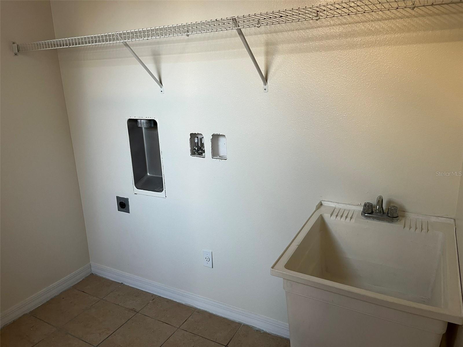 Image 22 of 27 For 917 Sumner Street