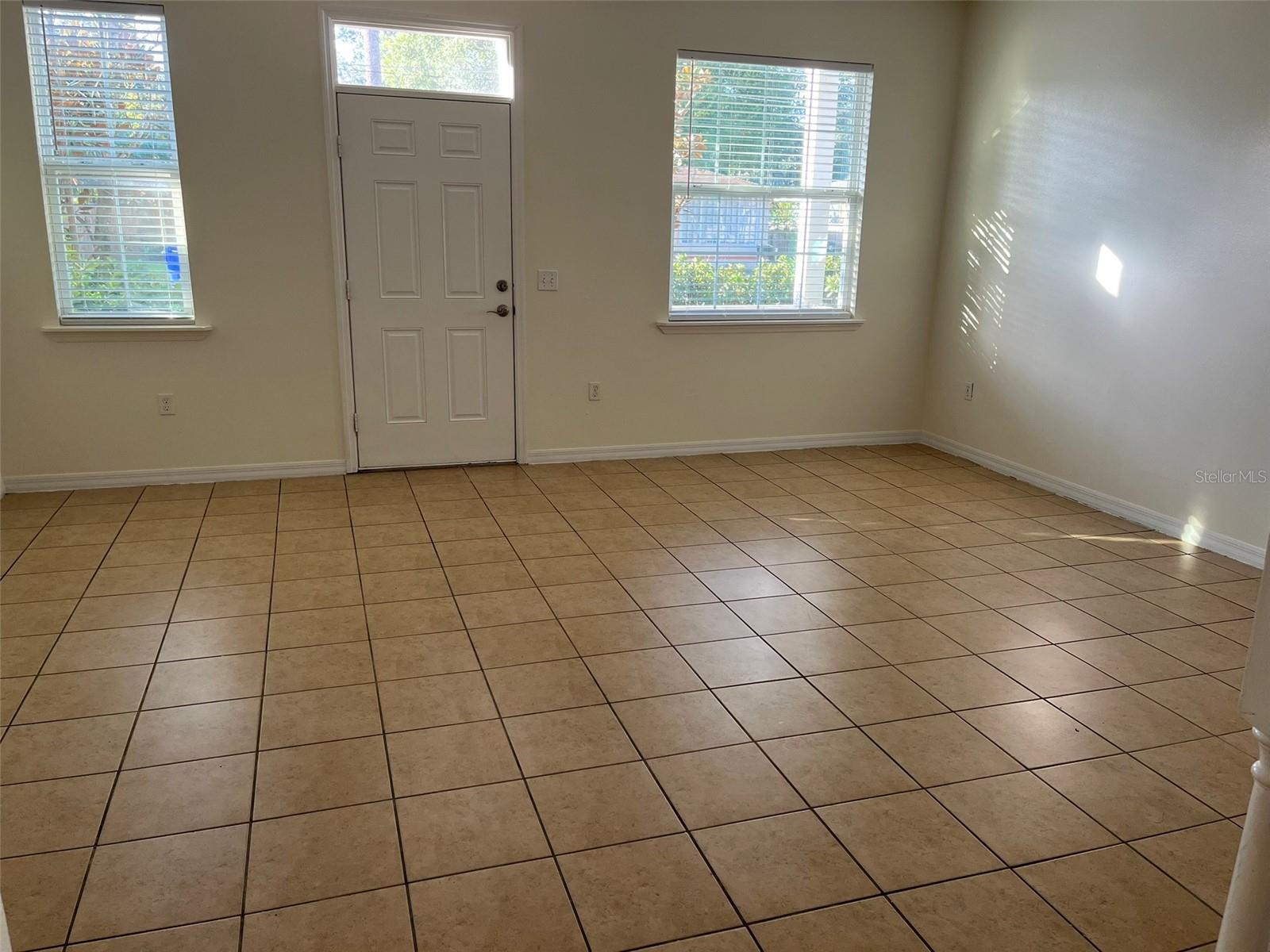 Image 4 of 27 For 917 Sumner Street