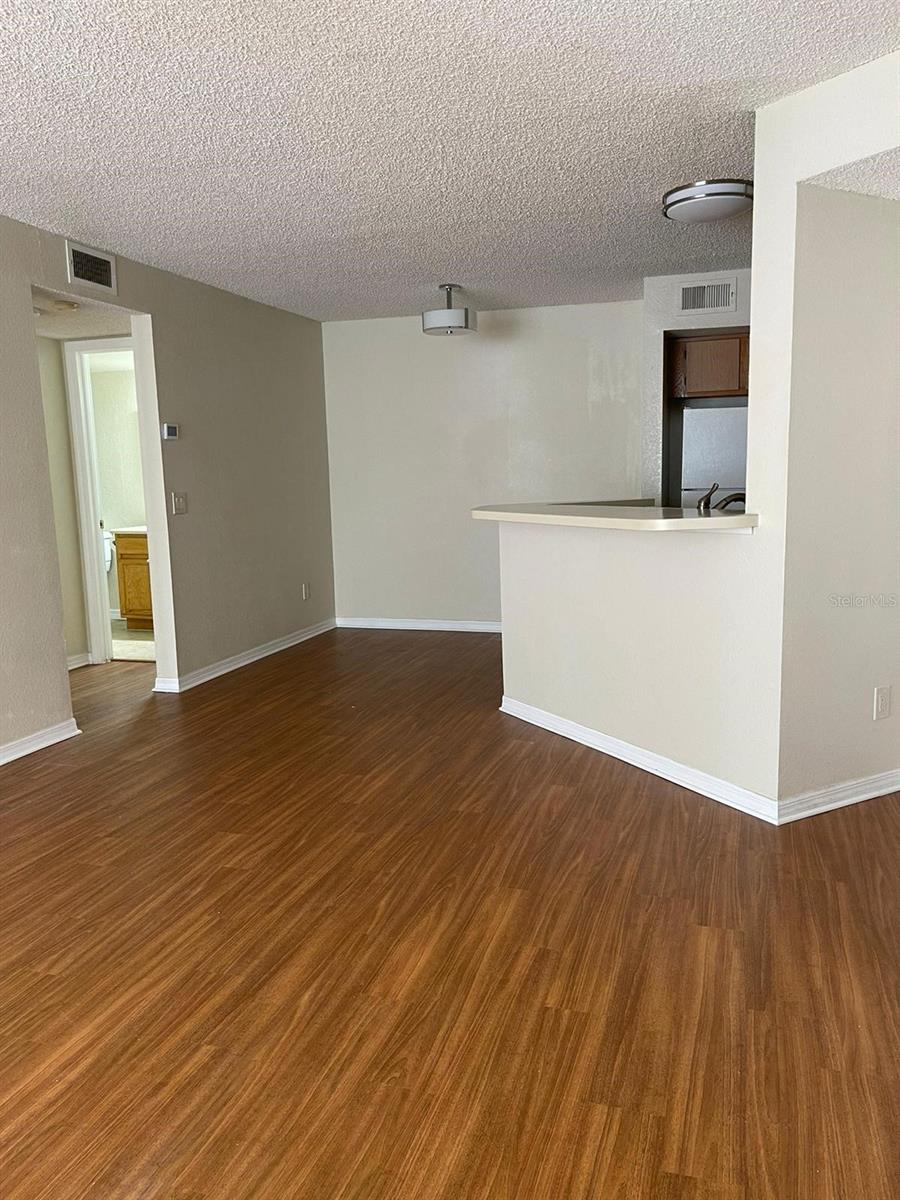 Image 14 of 25 For 4540 Commander Drive 2223