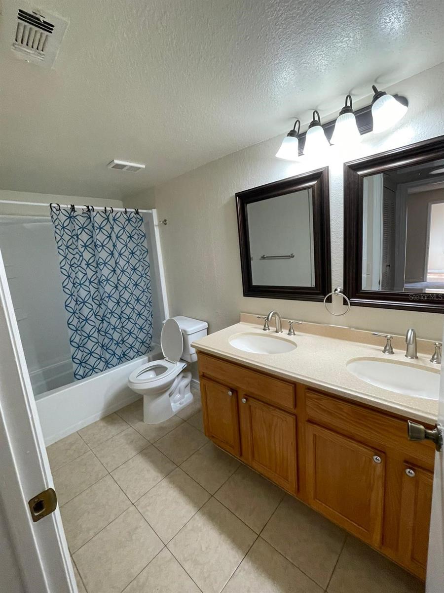 Image 17 of 25 For 4540 Commander Drive 2223