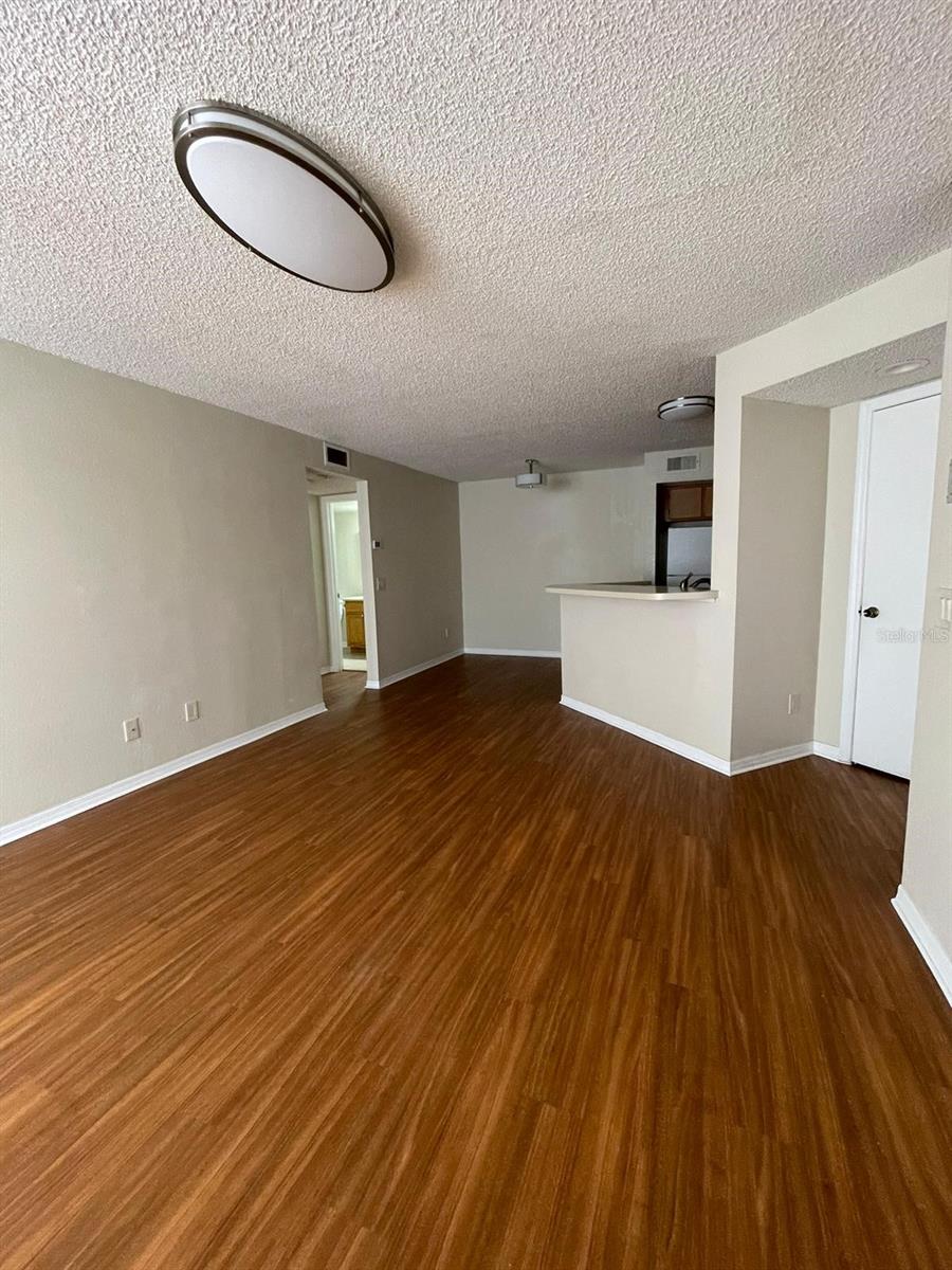 Image 18 of 25 For 4540 Commander Drive 2223