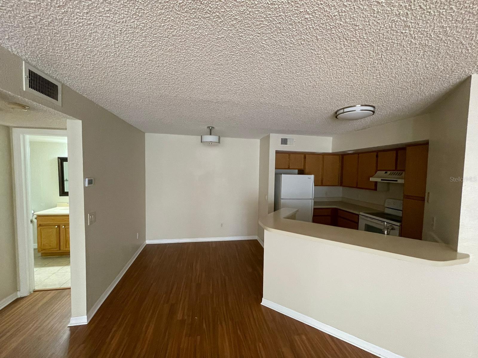 Image 20 of 25 For 4540 Commander Drive 2223