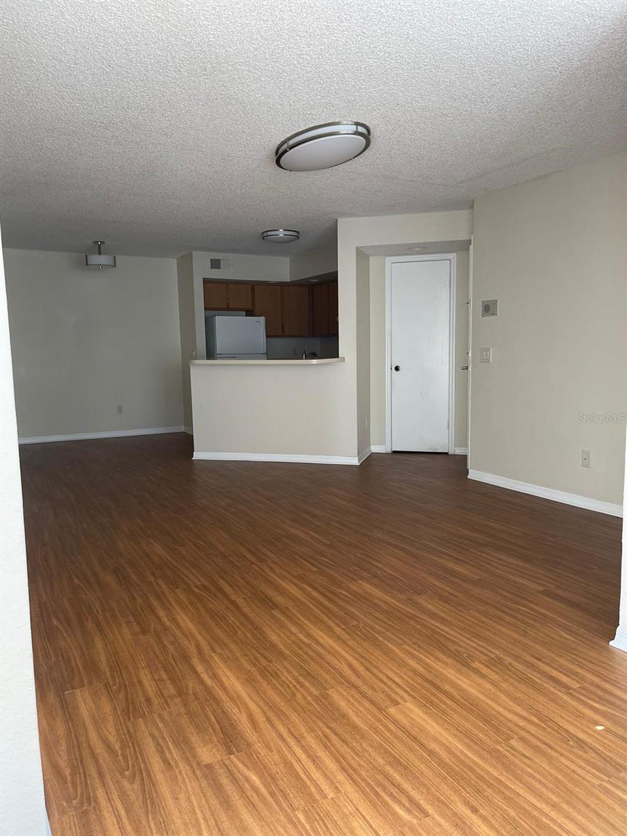 Image 3 of 25 For 4540 Commander Drive 2223