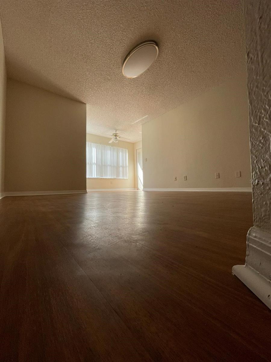 Image 4 of 25 For 4540 Commander Drive 2223