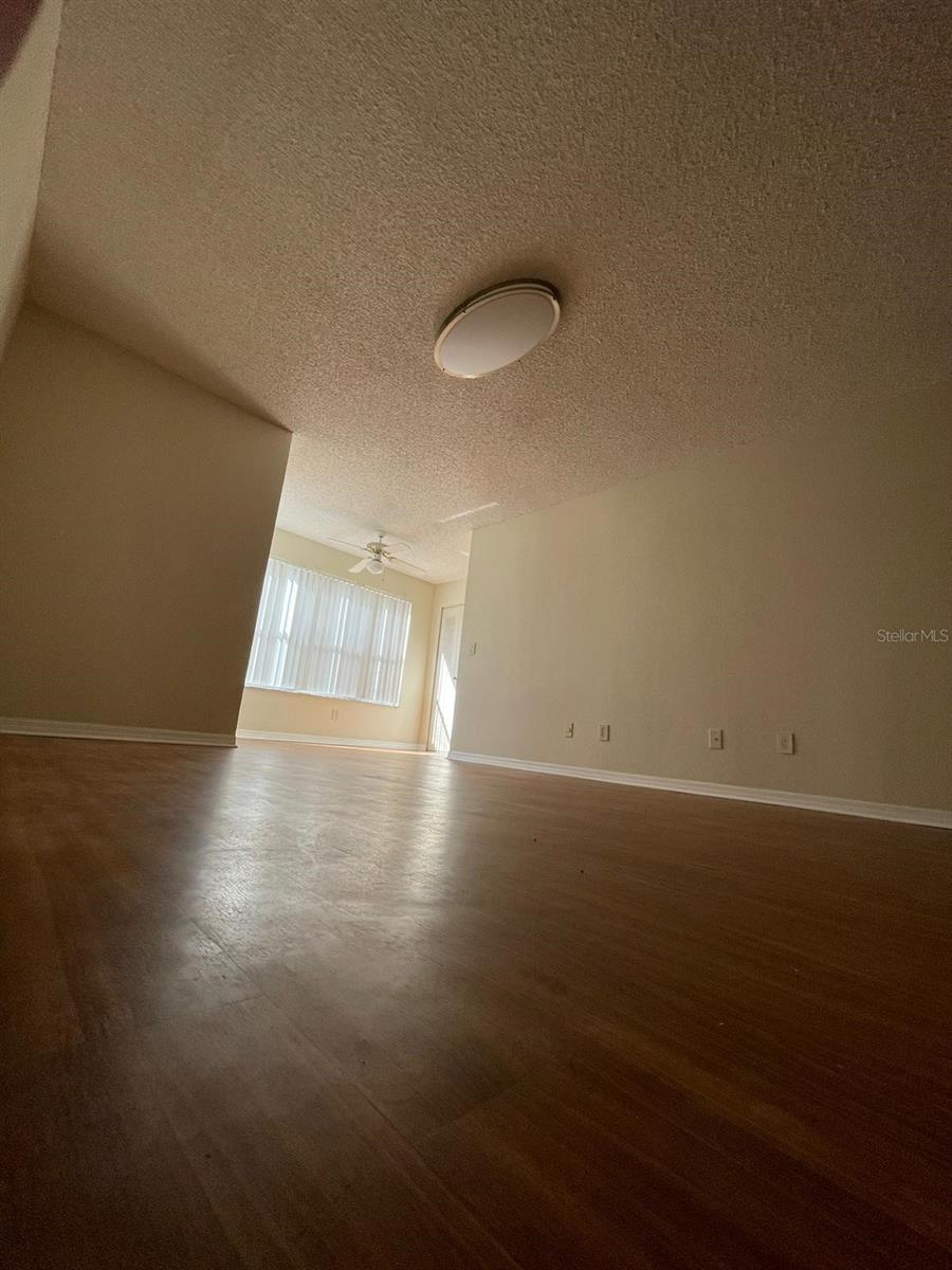 Image 5 of 25 For 4540 Commander Drive 2223