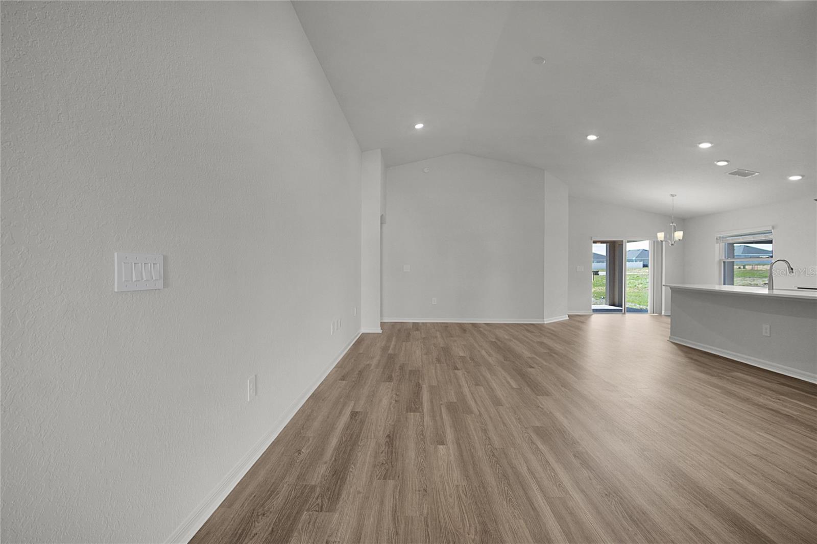 Image 15 of 39 For 1636 Astrid Rd