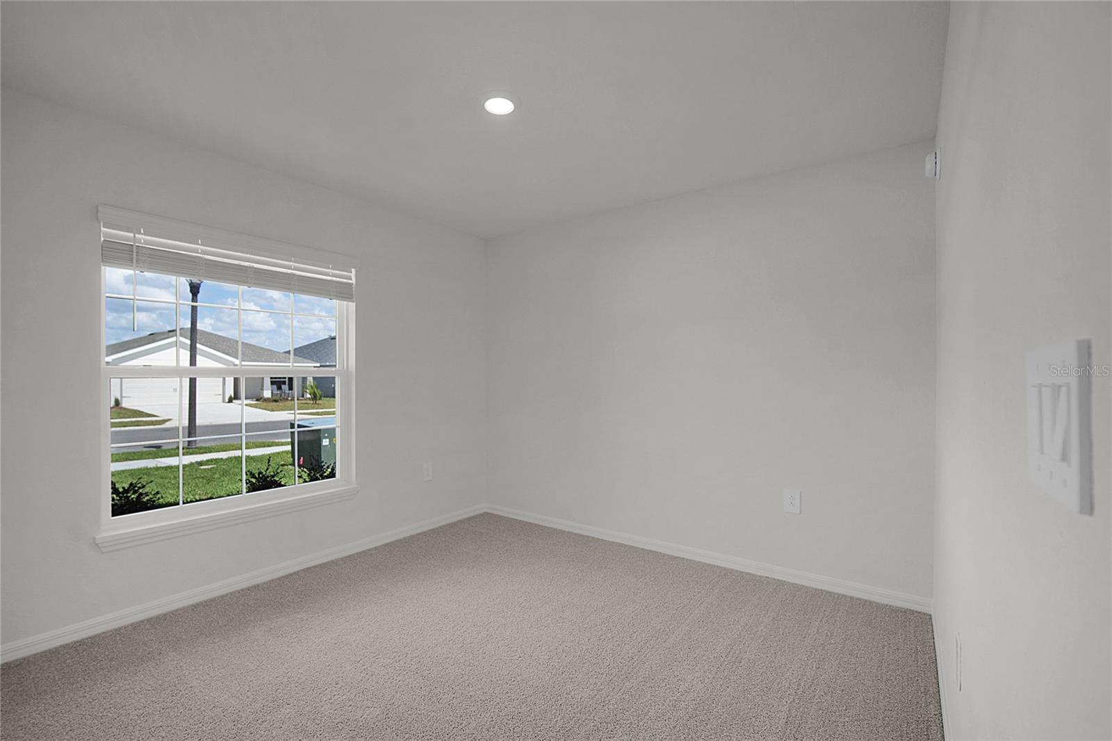 Image 9 of 39 For 1636 Astrid Rd