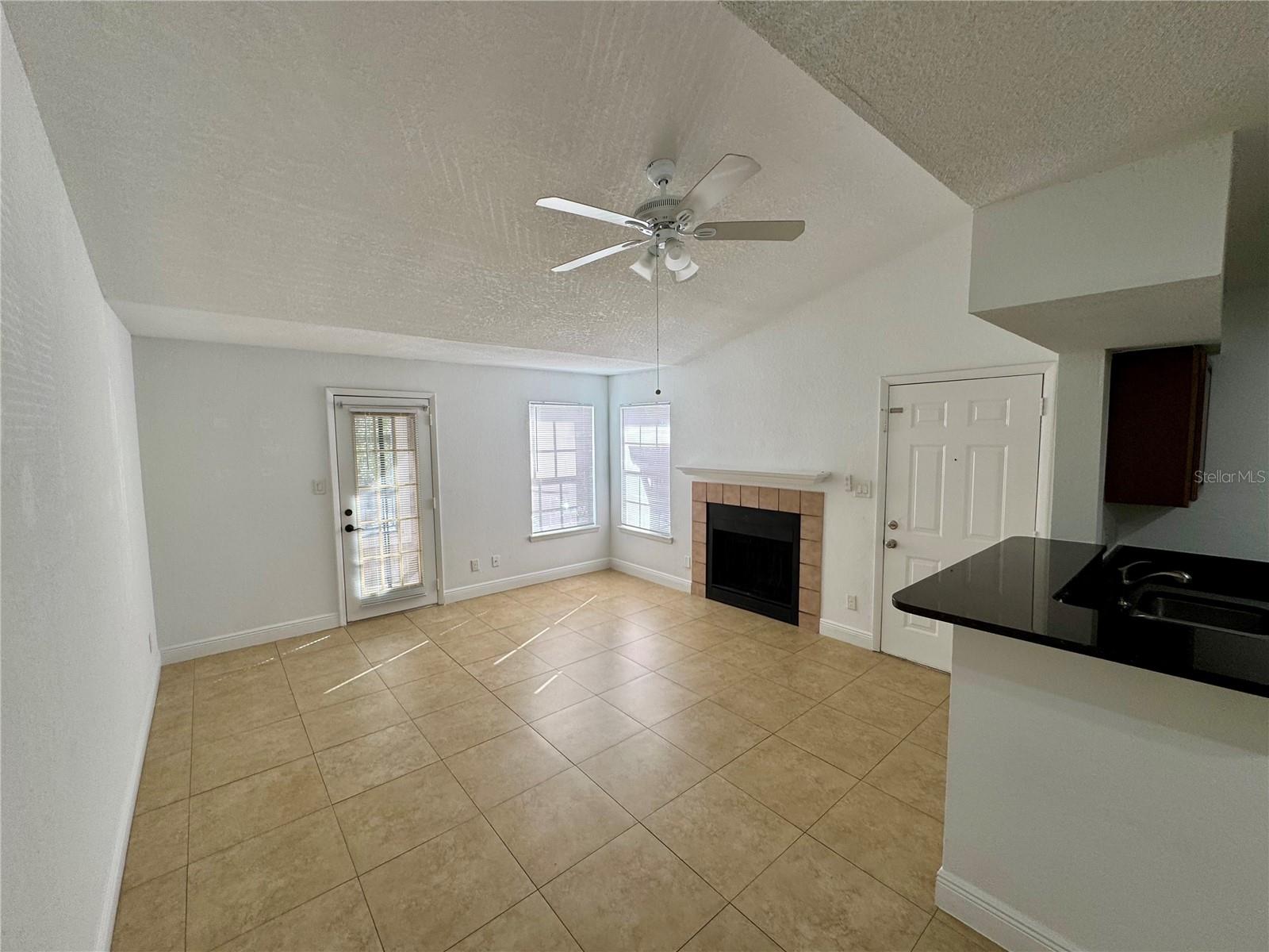 Image 20 of 24 For 5533 Chrishire Way F207