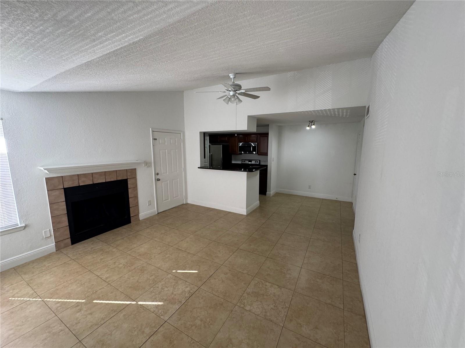 Image 21 of 24 For 5533 Chrishire Way F207