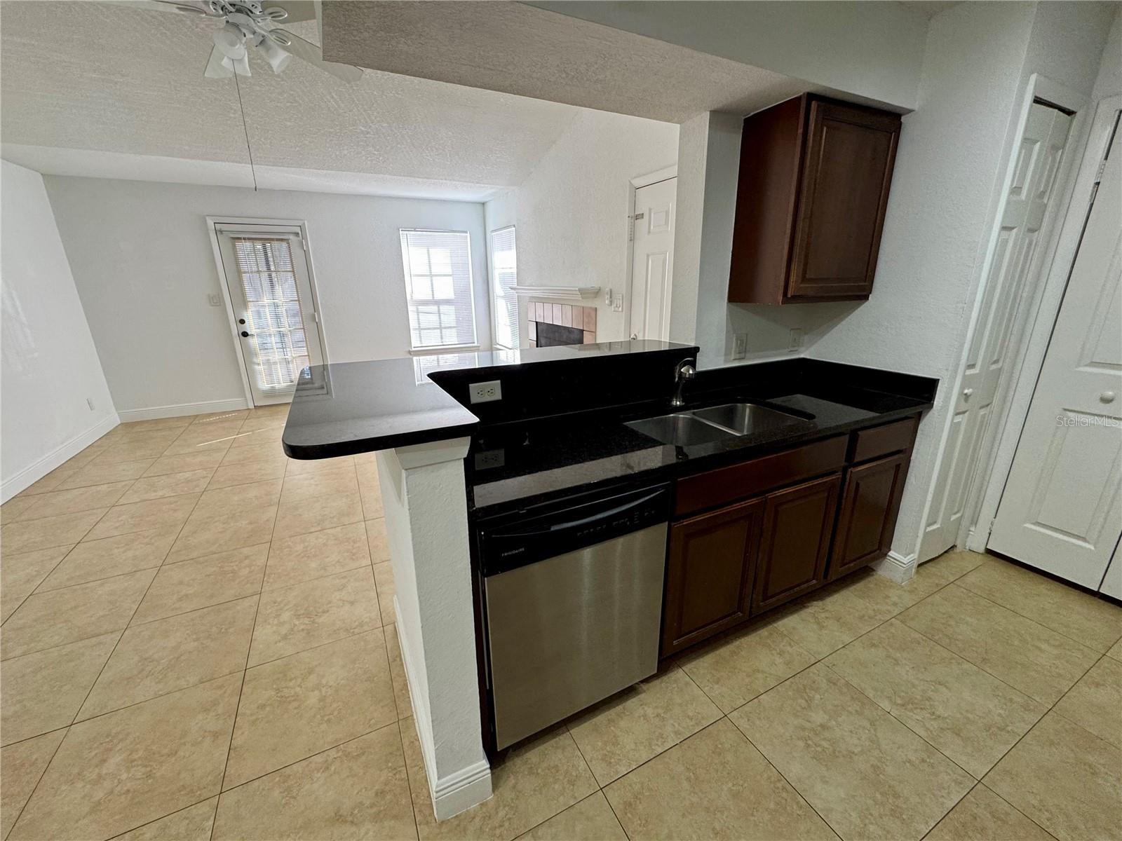 Image 7 of 24 For 5533 Chrishire Way F207