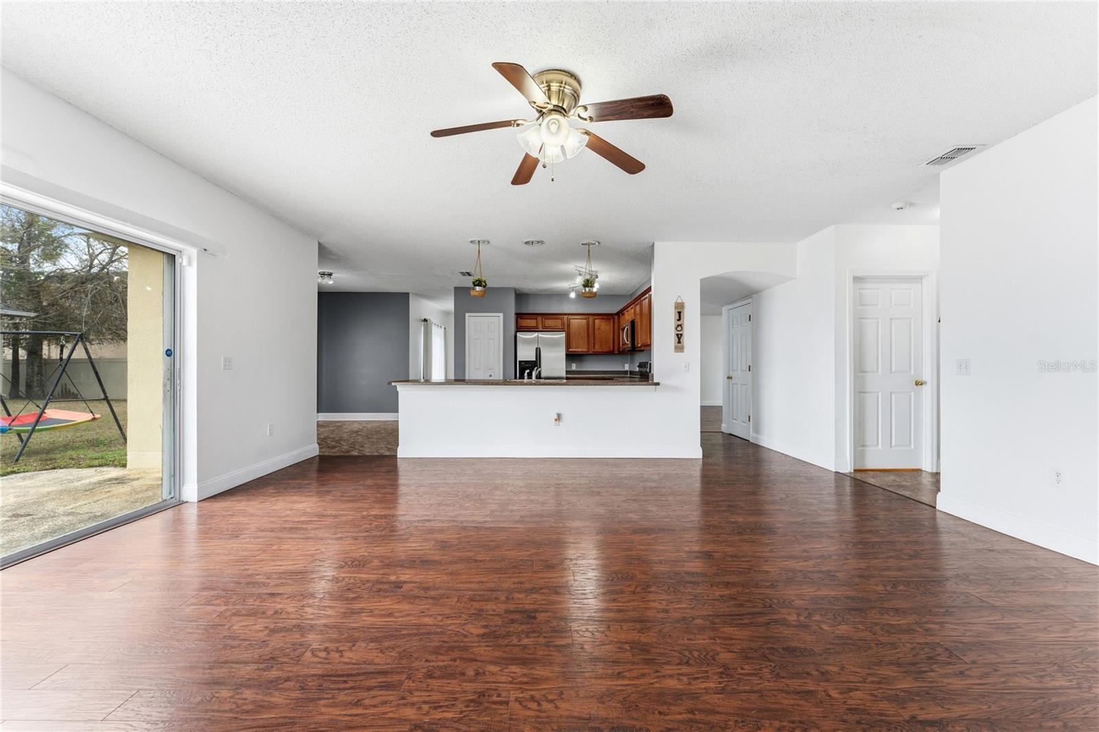 Image 14 of 34 For 637 Bittern Court