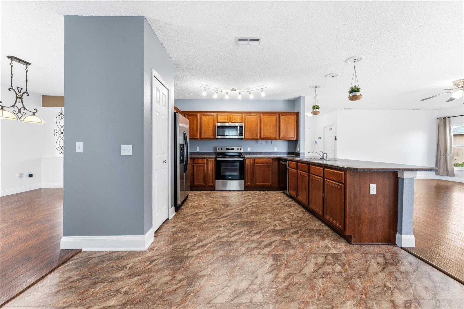 Image 9 of 34 For 637 Bittern Court