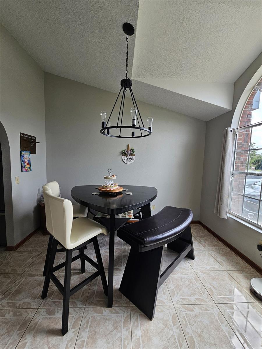 Image 3 of 19 For 1927 Gamboge Drive