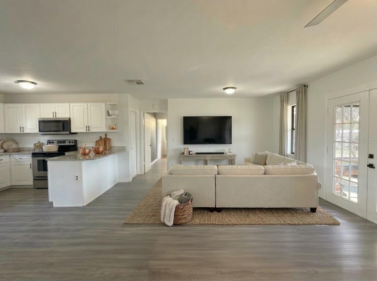 Image 11 of 27 For 6088 Lamonte Street