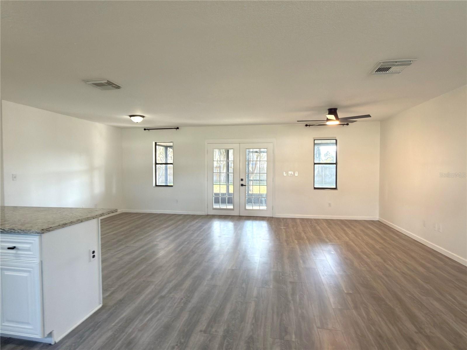 Image 7 of 27 For 6088 Lamonte Street