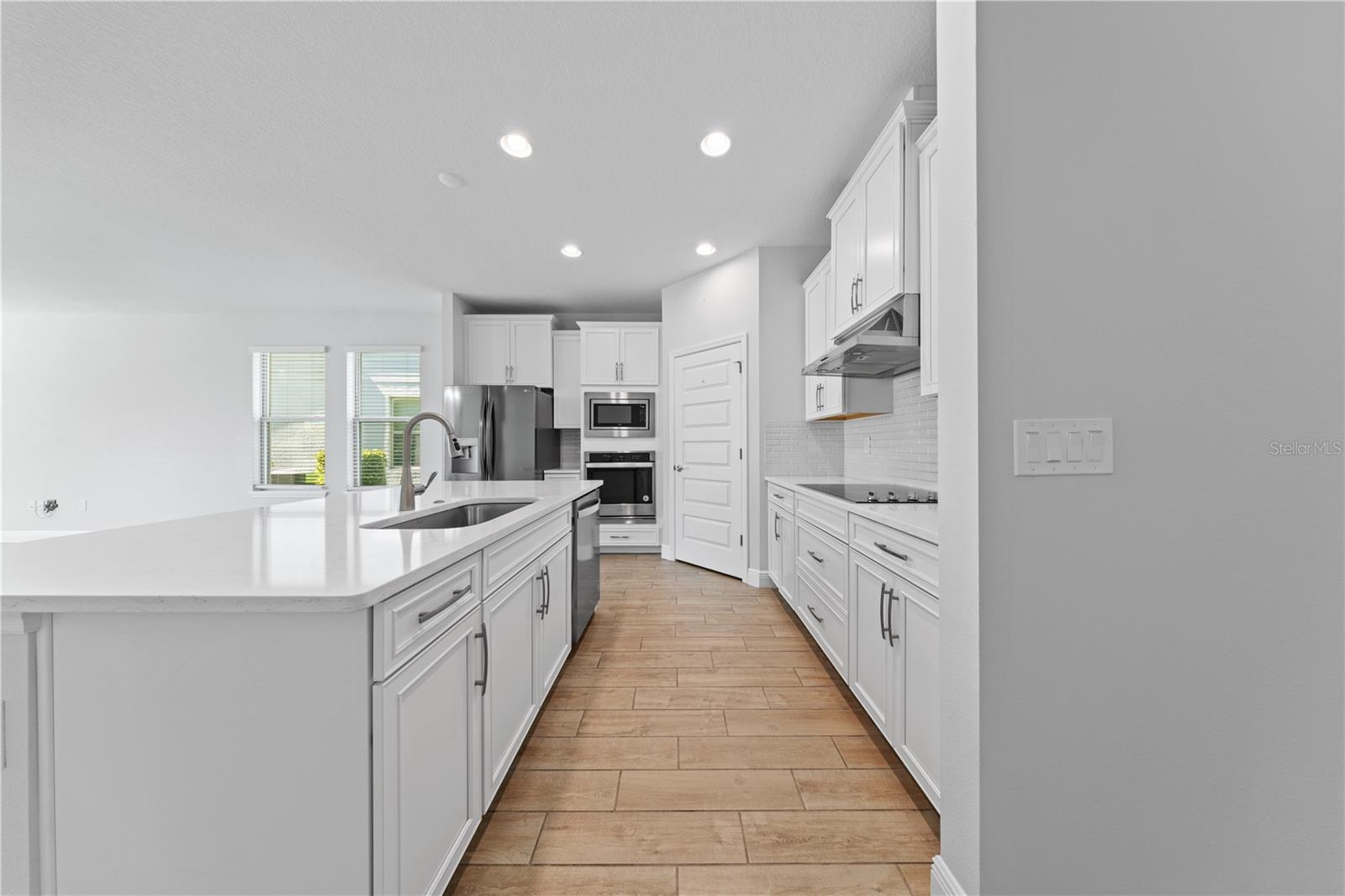 Image 13 of 52 For 15537 Mango Isle Street