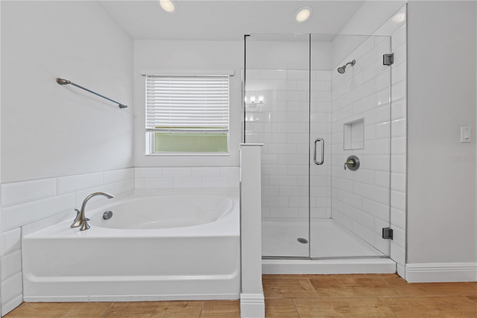 Image 37 of 52 For 15537 Mango Isle Street