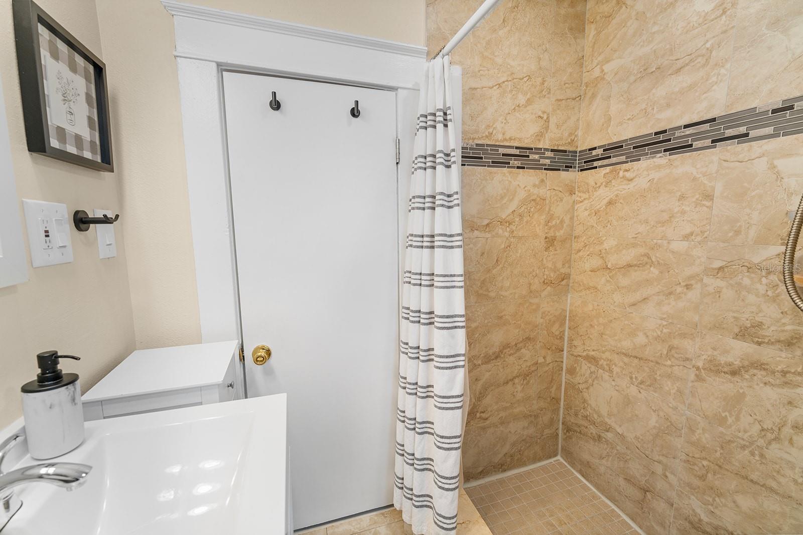 Image 7 of 38 For 1508 Kentucky Avenue