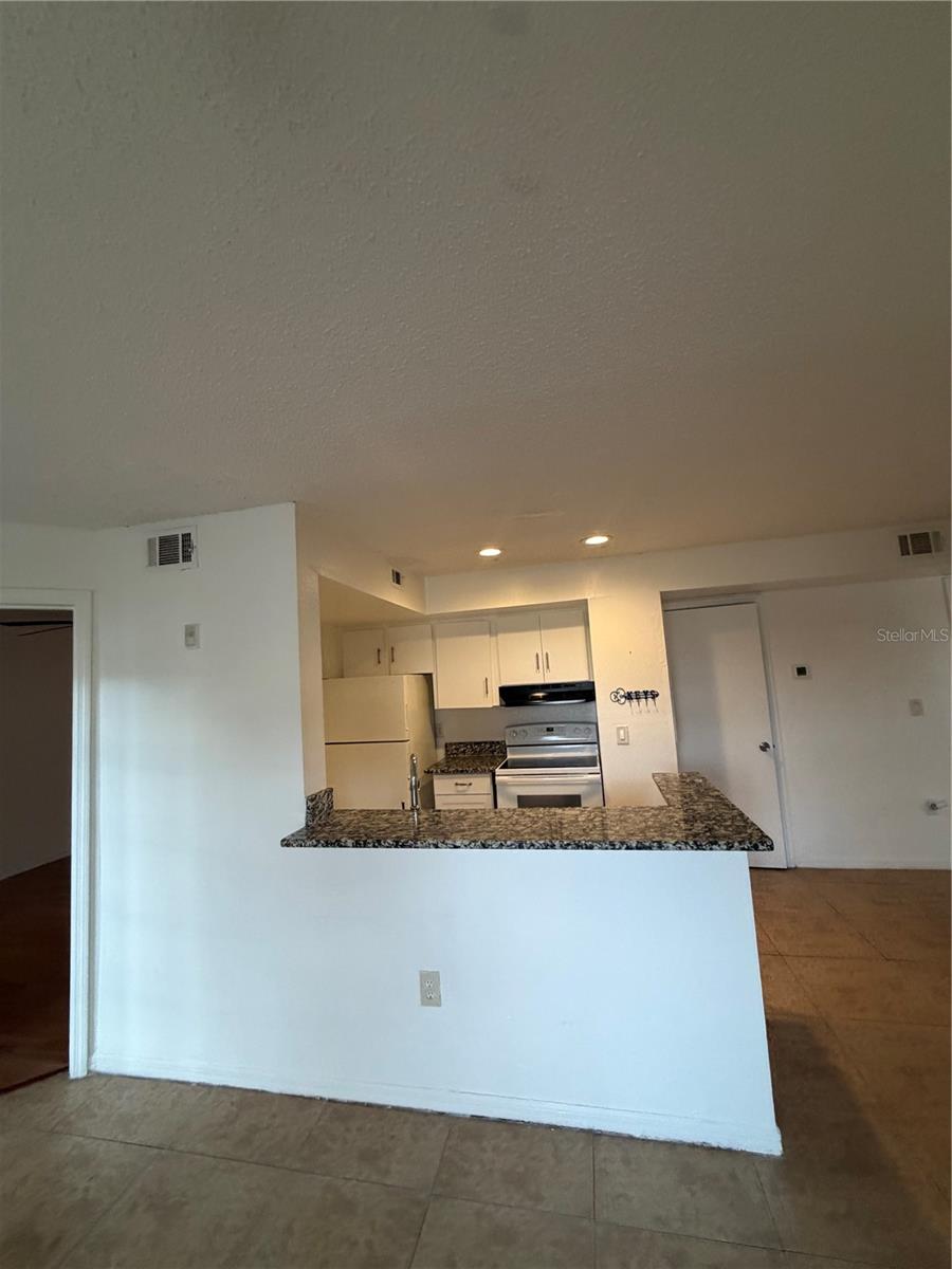 Image 6 of 10 For 437 Fountainhead Circle 182