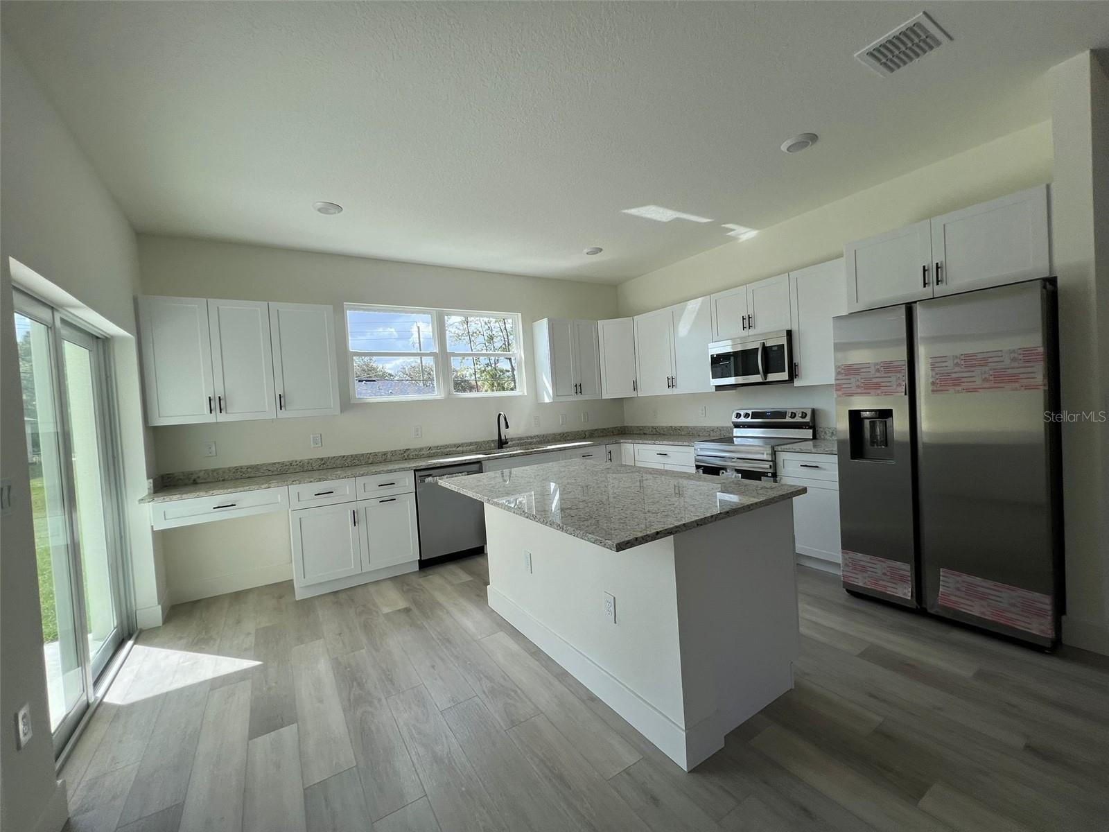 Image 5 of 21 For 3156 Westover Avenue Se