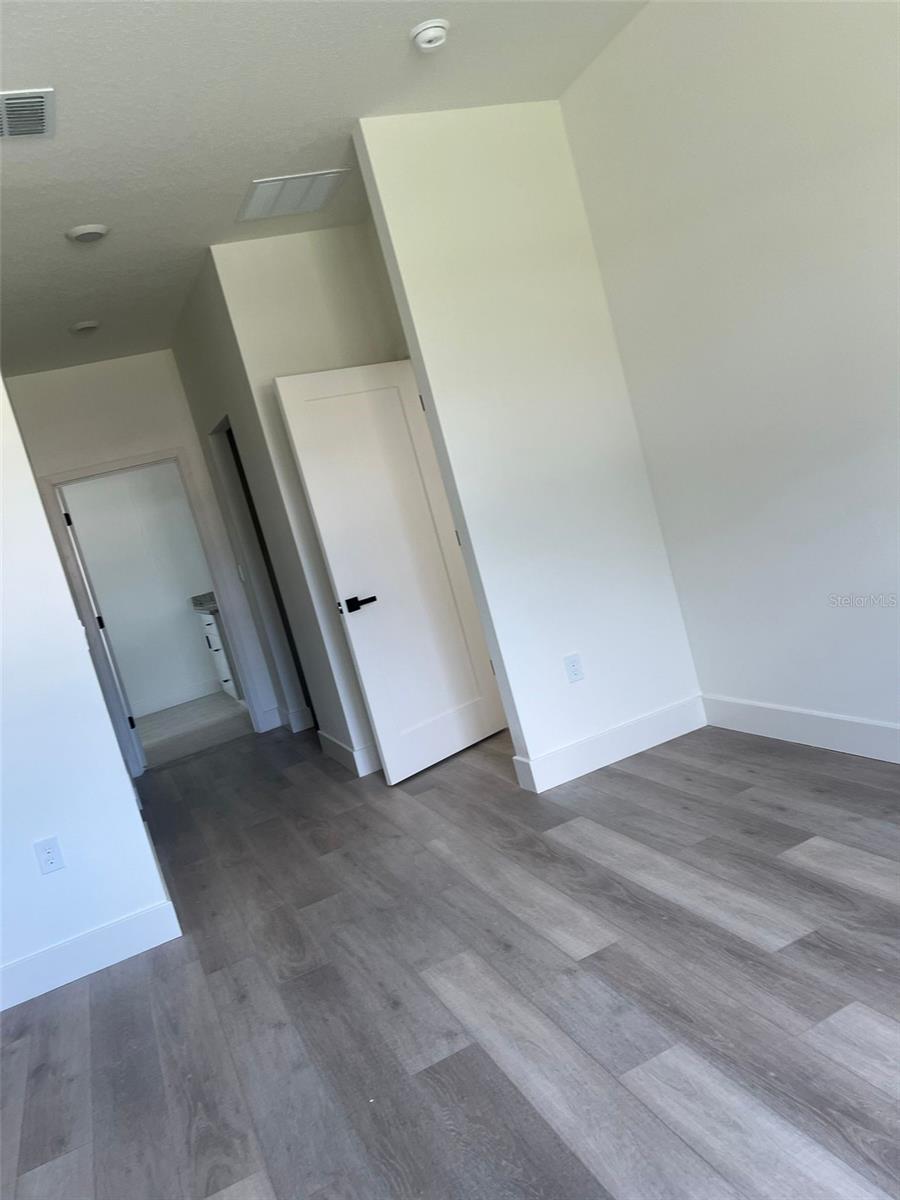 Image 8 of 21 For 3156 Westover Avenue Se