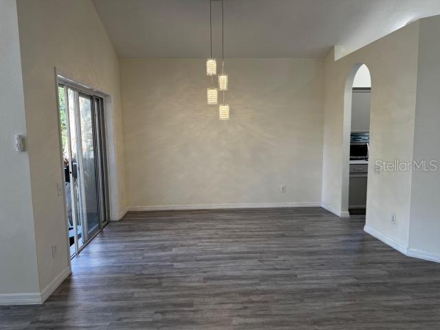 Image 10 of 36 For 306 Oak Park Place