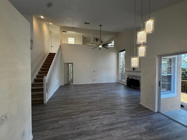 Image 18 of 36 For 306 Oak Park Place